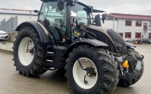 Valtra Schlepper N174D mit Reifendruckregelanlage