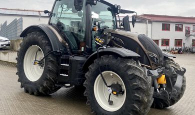 Valtra Schlepper mit Reifendruckregelanlage