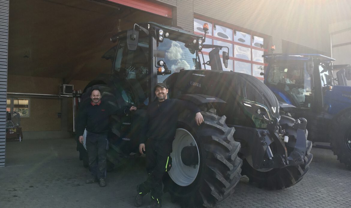 Valtra Forstschlepper T174A