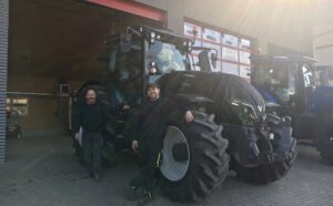Valtra Forstschlepper T174A