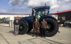 Valtra Schlepper T234D in Blaumetallic