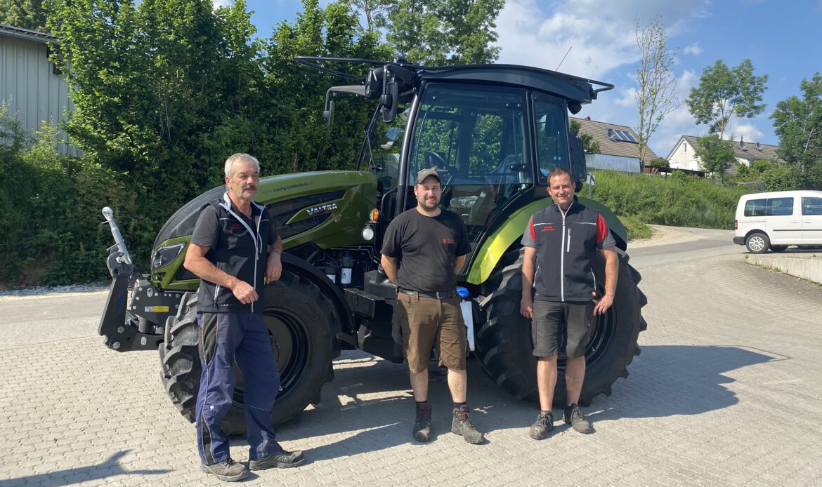 valtra_schlepper_hopfen