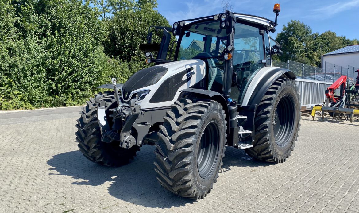 Valtra Allradschlepper G105A