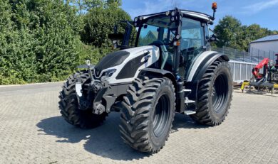 Valtra Allradschlepper G105A
