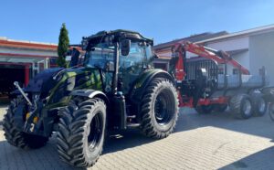 Valtra Forstschlepper N155A mit Stepa Rückewagen M14AK und Epsilon Forstkran C60F86