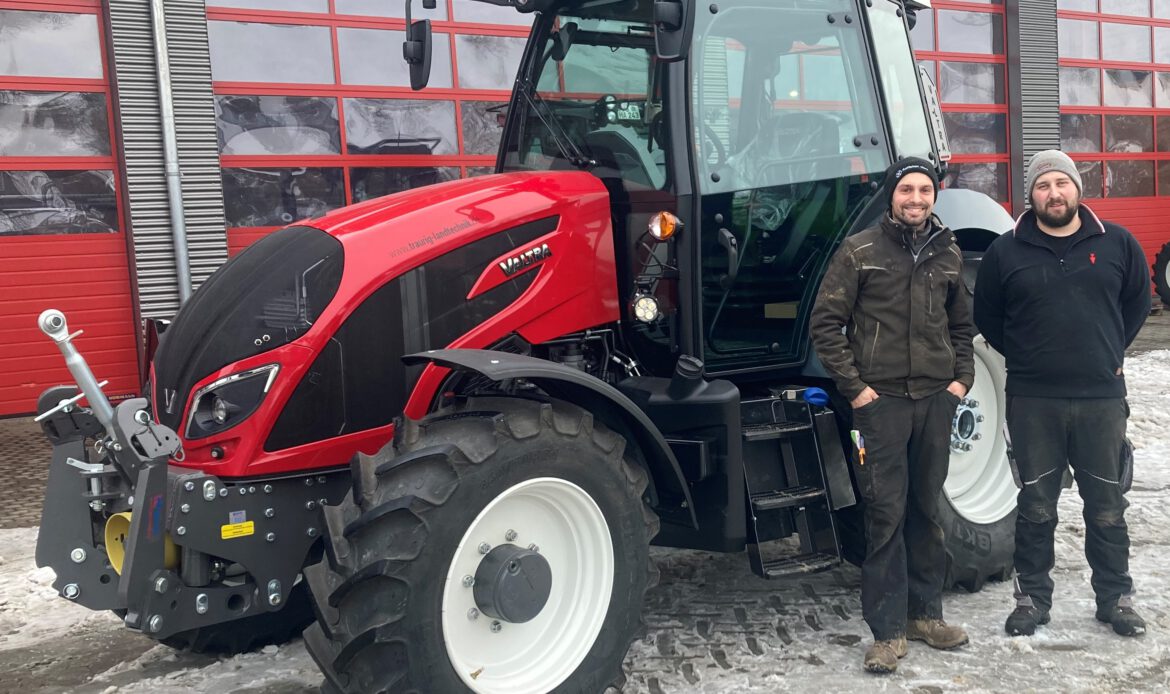 Valtra Hopfenschlepper