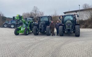Valtra G125A + G125V + Merlo Lader P27.6 Plus