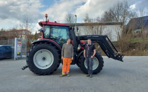 Valtra Schlepper G125V + Frontlader G5S