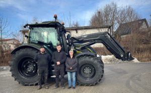 Valtra Schlepper N175 mit G5M Frontlader