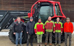 Valtra Schlepper N155 mit ALÖ Frontlader