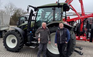 Valtra Schlepper G125A